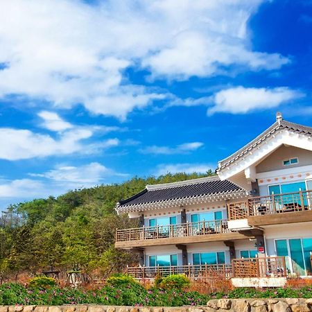 Starlight Journey Pension Gyeongju Ngoại thất bức ảnh