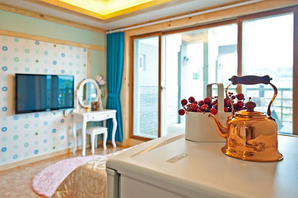 Starlight Journey Pension Gyeongju Ngoại thất bức ảnh