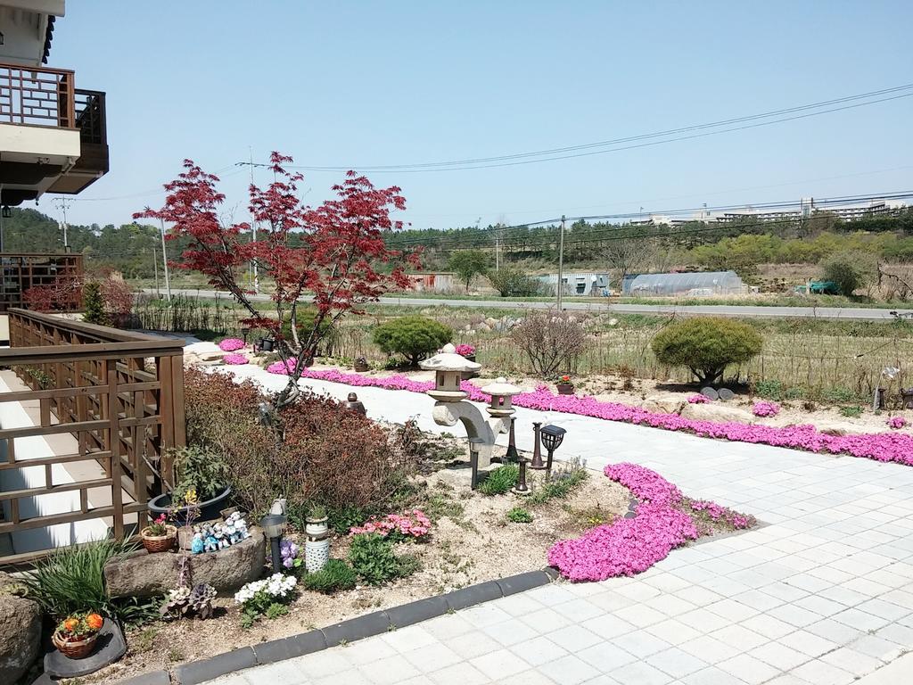 Starlight Journey Pension Gyeongju Ngoại thất bức ảnh