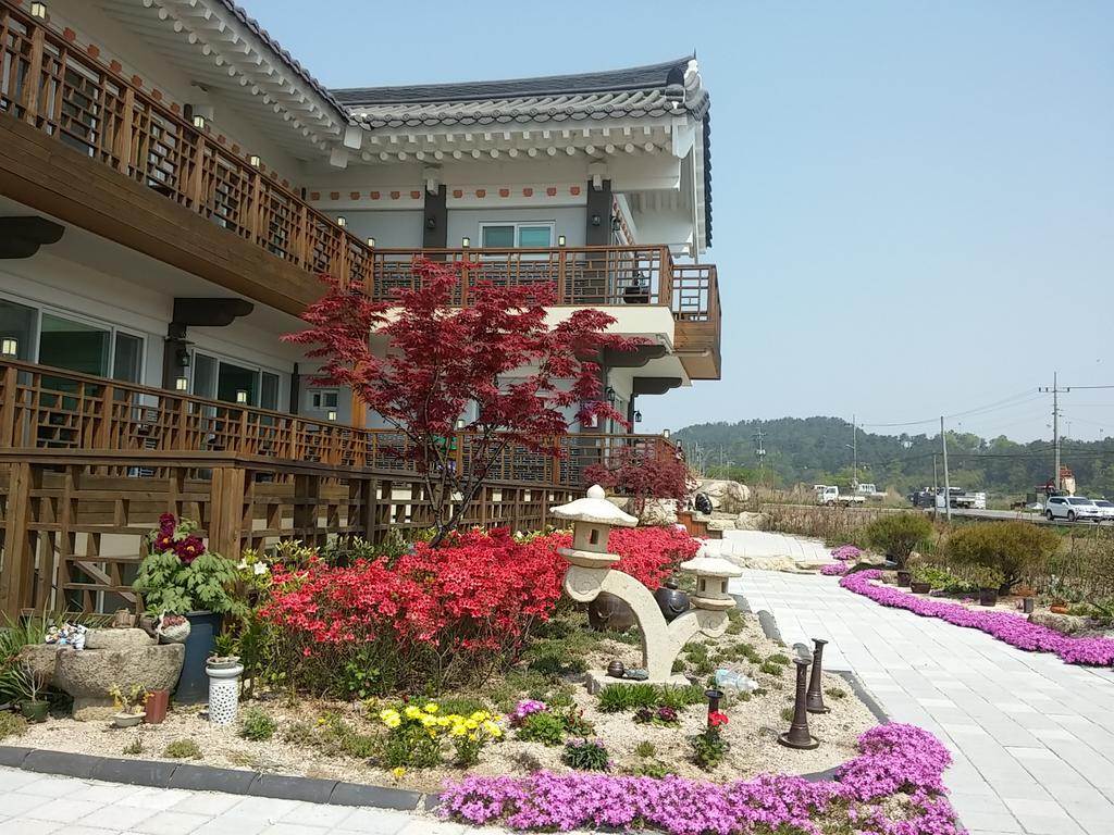 Starlight Journey Pension Gyeongju Ngoại thất bức ảnh