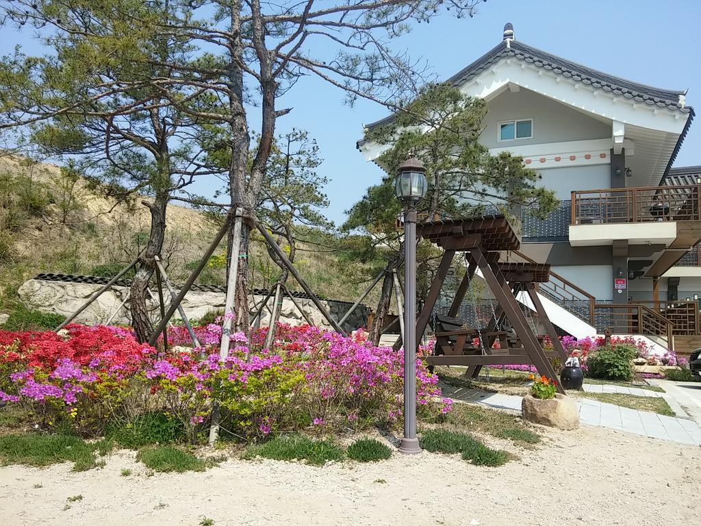 Starlight Journey Pension Gyeongju Ngoại thất bức ảnh