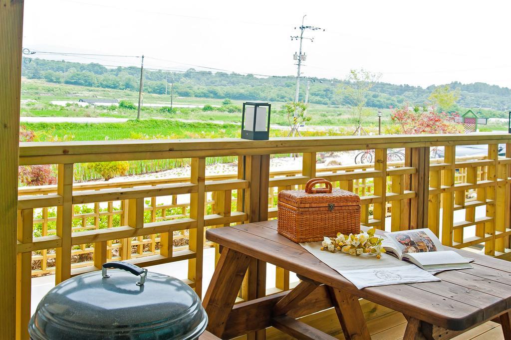 Starlight Journey Pension Gyeongju Ngoại thất bức ảnh