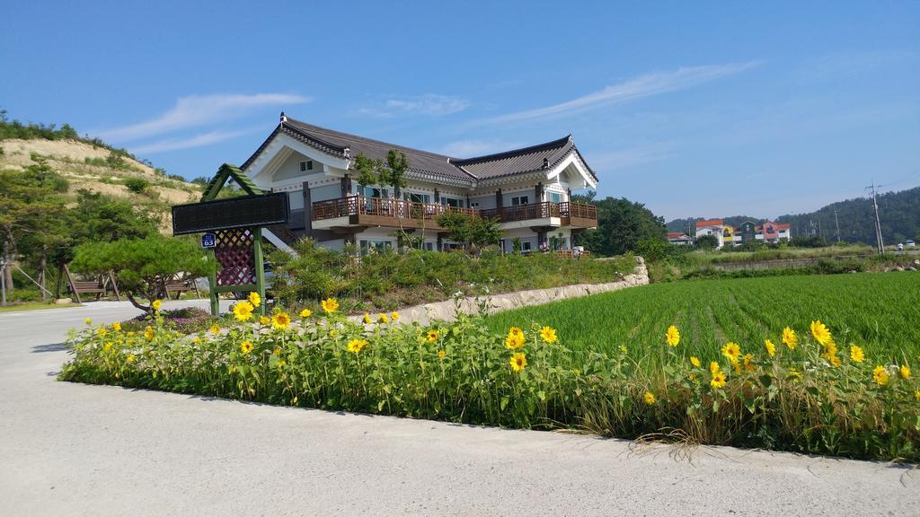 Starlight Journey Pension Gyeongju Ngoại thất bức ảnh