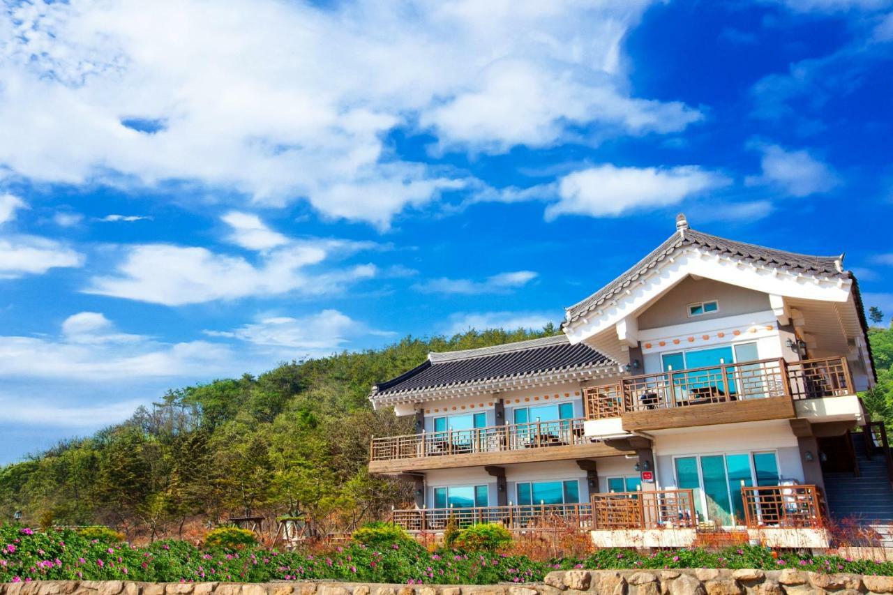 Starlight Journey Pension Gyeongju Ngoại thất bức ảnh