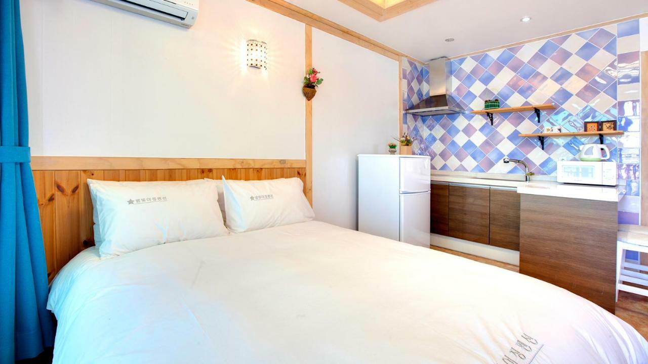 Starlight Journey Pension Gyeongju Ngoại thất bức ảnh