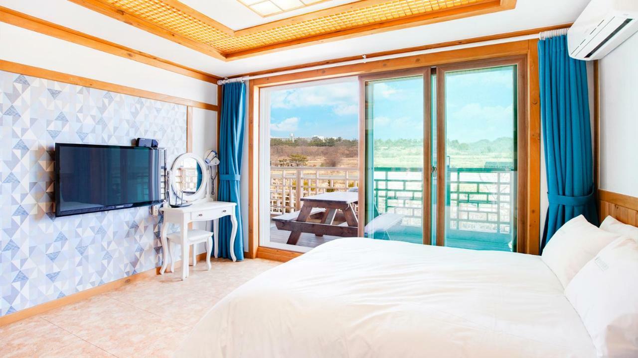 Starlight Journey Pension Gyeongju Ngoại thất bức ảnh